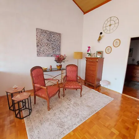 Apartment And Dona Makarska