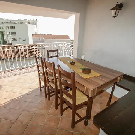 And Dona Apartment Makarska