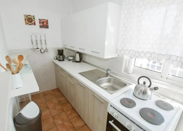 And Dona * Макарська