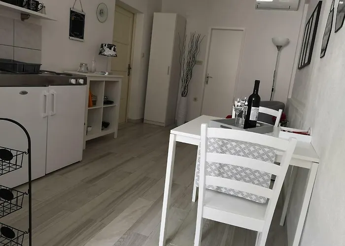 And Dona * Макарська